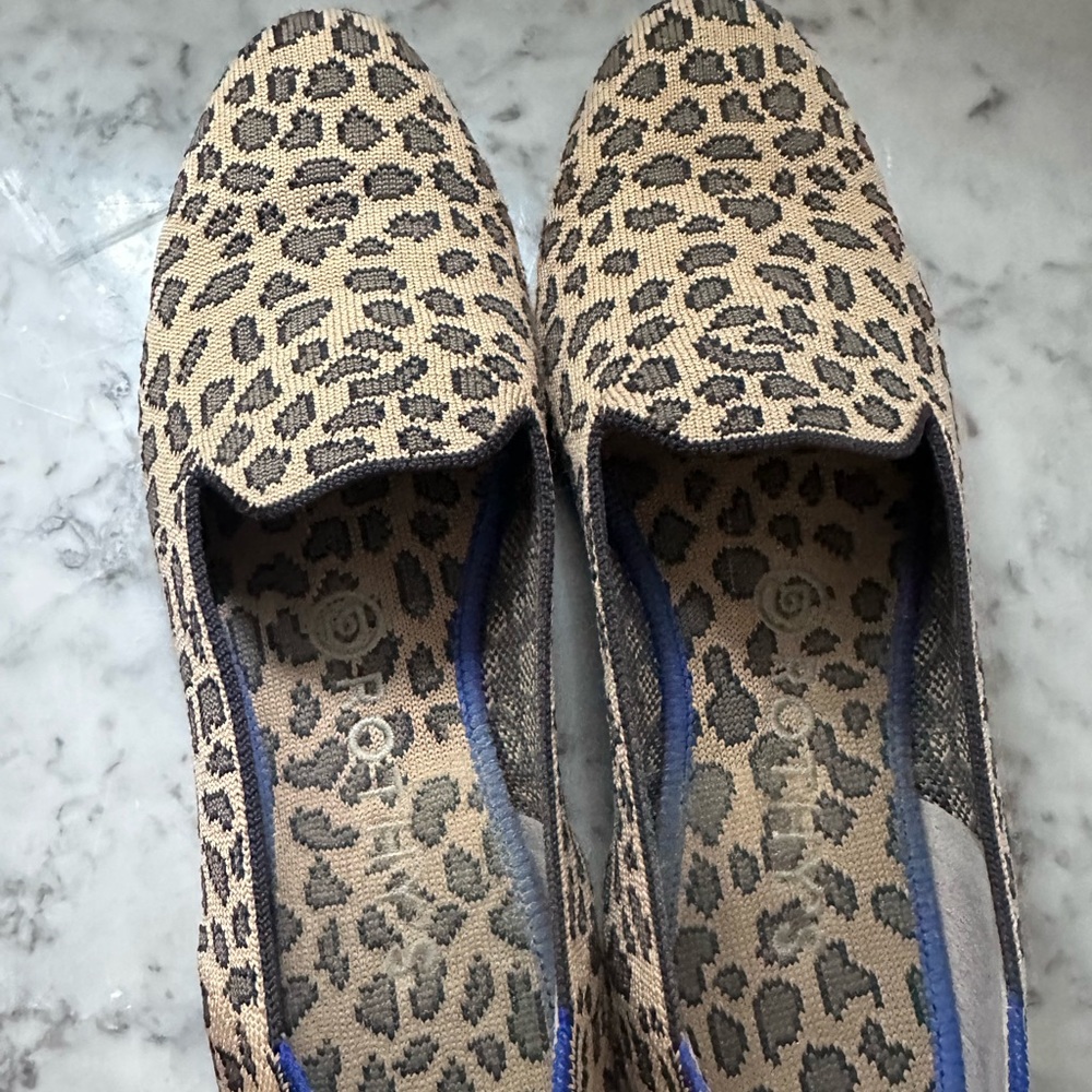 Rothys 8.5 spotted loafer. Great condition. Worn a handful of times. Fit like 8